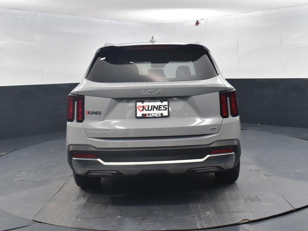 used 2025 Kia Sorento car, priced at $32,726