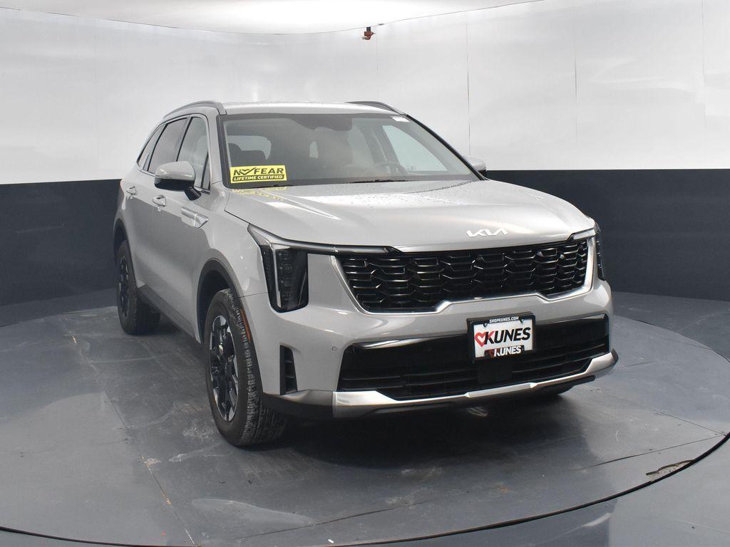 used 2025 Kia Sorento car, priced at $32,726