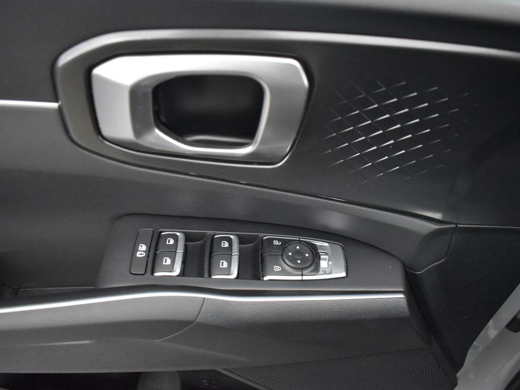 used 2025 Kia Sorento car, priced at $32,726