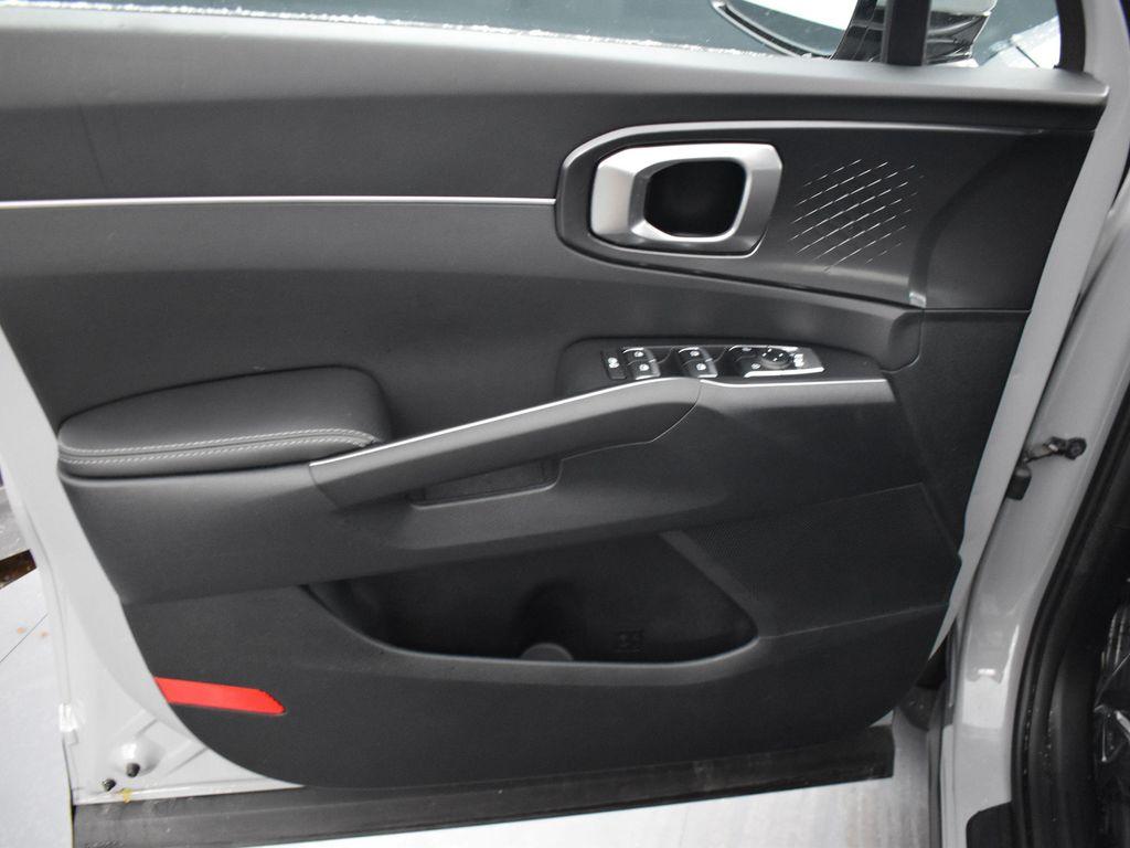 used 2025 Kia Sorento car, priced at $32,726