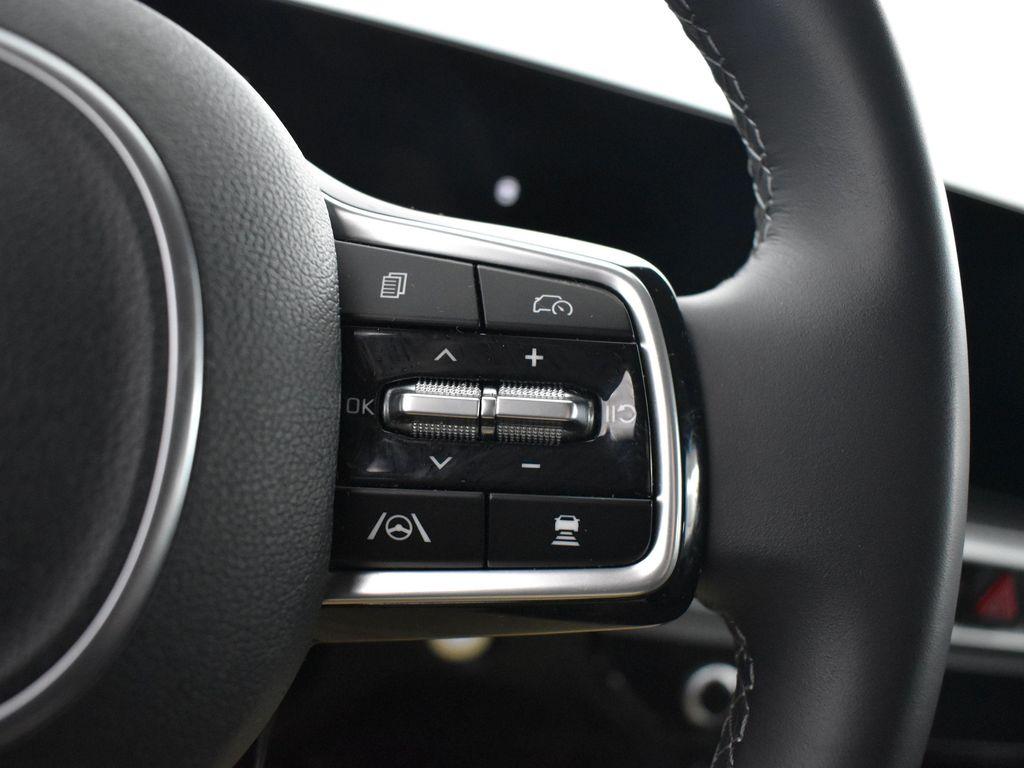 used 2025 Kia Sorento car, priced at $32,726