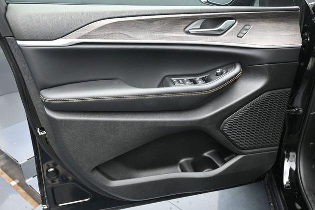 new 2026 Jeep Grand Cherokee car, priced at $52,138