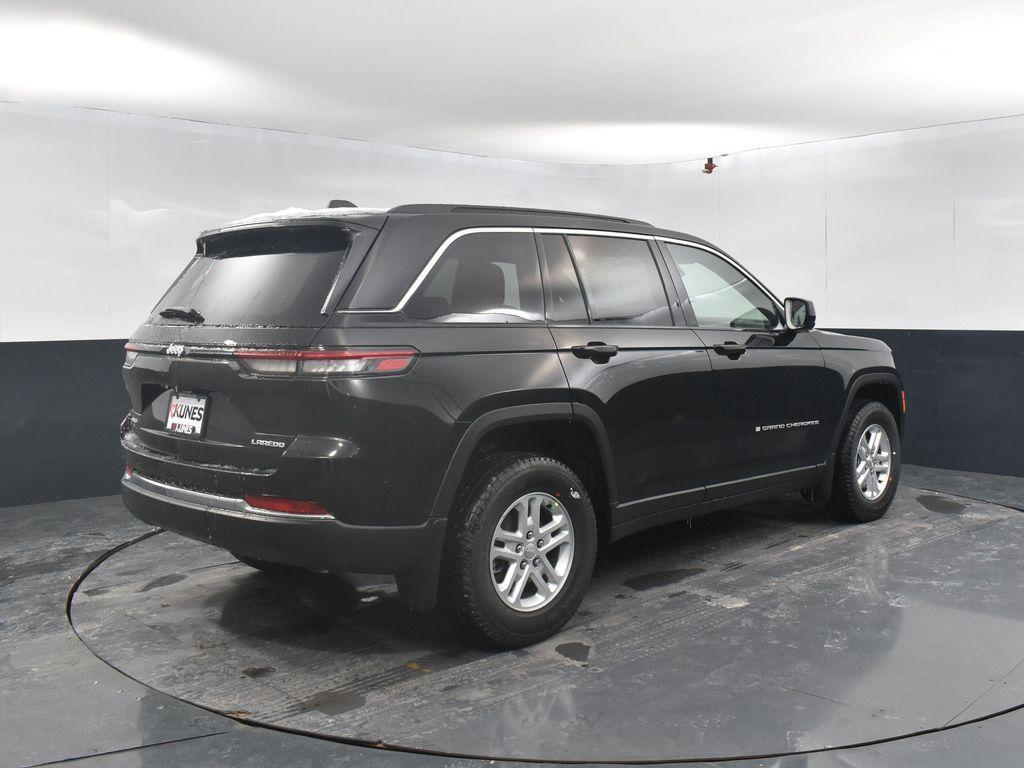 new 2025 Jeep Grand Cherokee car, priced at $37,946
