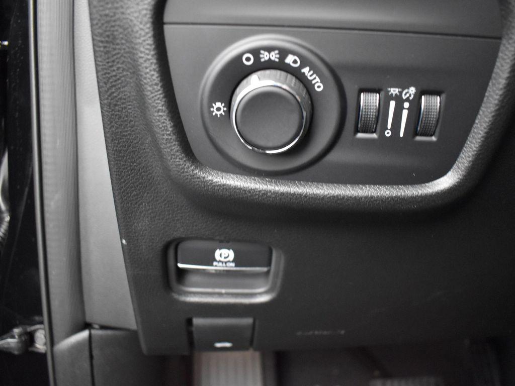 new 2025 Jeep Grand Cherokee car, priced at $37,946