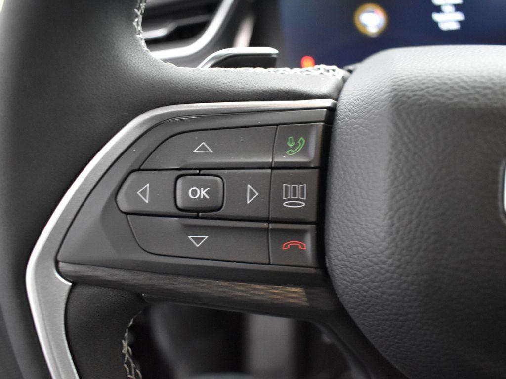 new 2025 Jeep Grand Cherokee car, priced at $37,946