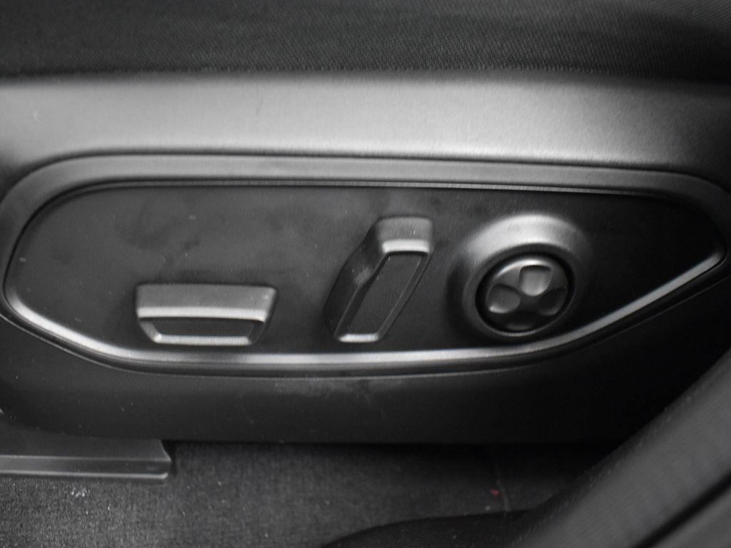 new 2025 Jeep Grand Cherokee car, priced at $37,946