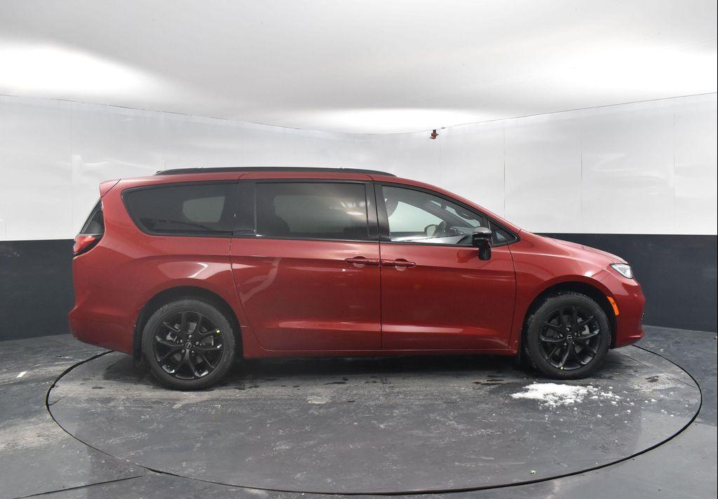 new 2026 Chrysler Pacifica car, priced at $52,731