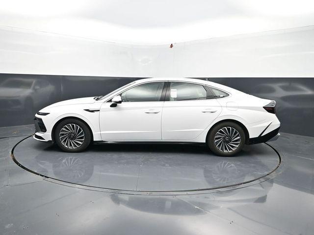 used 2025 Hyundai Sonata Hybrid car, priced at $22,160