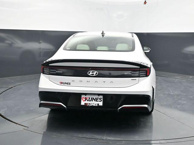 used 2025 Hyundai Sonata Hybrid car, priced at $22,160