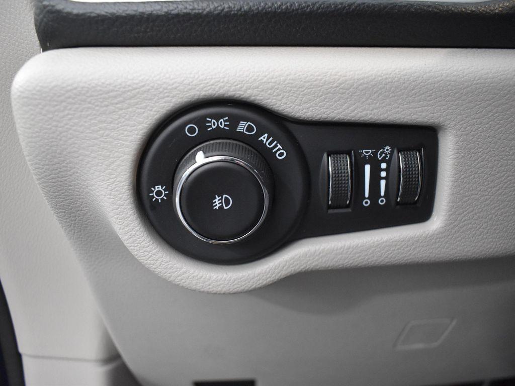 used 2024 Chrysler Pacifica Hybrid car, priced at $26,974