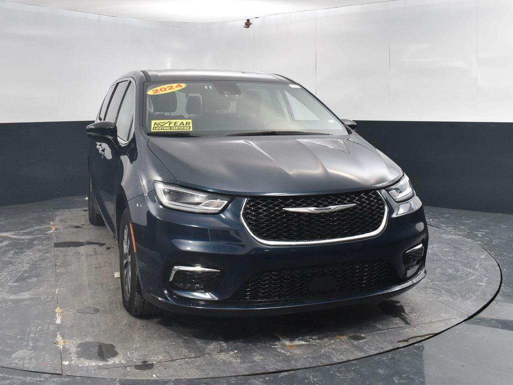 used 2024 Chrysler Pacifica Hybrid car, priced at $26,974
