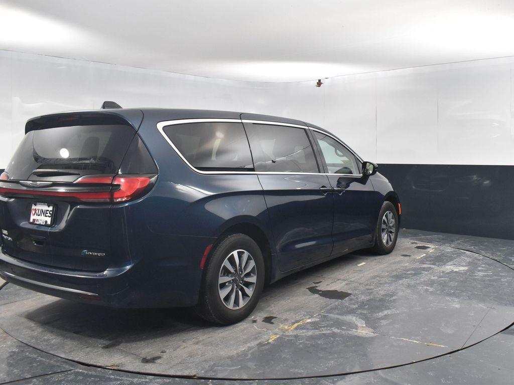 used 2024 Chrysler Pacifica Hybrid car, priced at $26,974