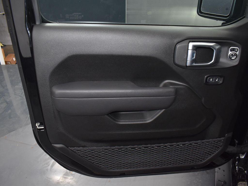 new 2025 Jeep Wrangler car, priced at $54,350