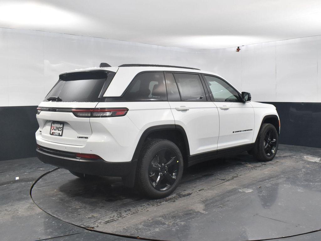 new 2025 Jeep Grand Cherokee car, priced at $44,797