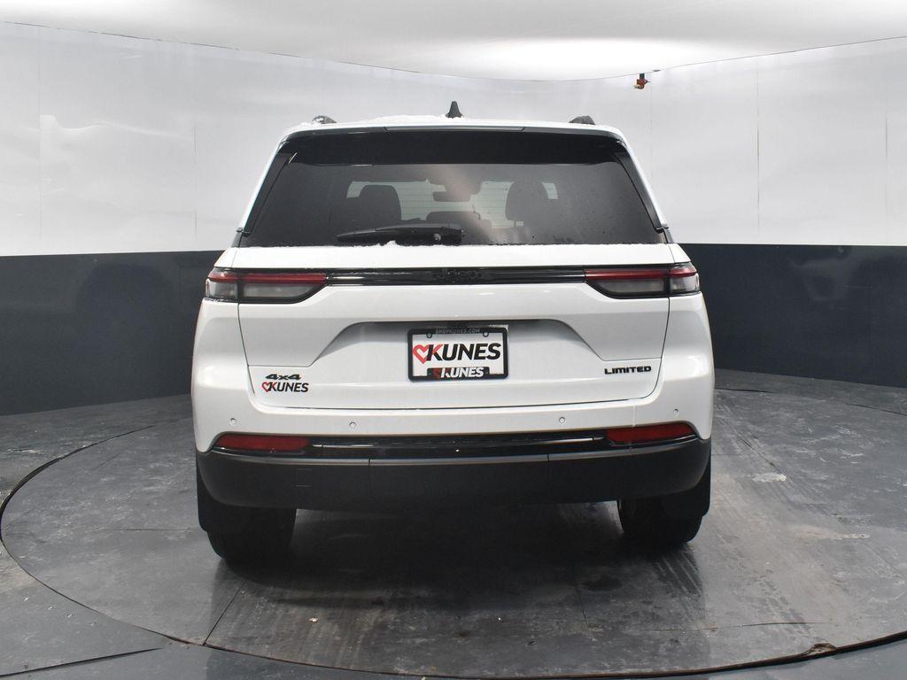 new 2025 Jeep Grand Cherokee car, priced at $44,797