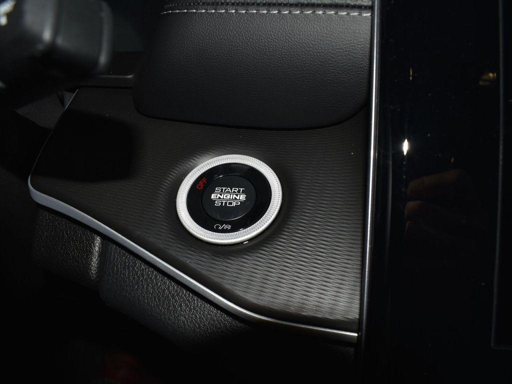 new 2025 Jeep Grand Cherokee car, priced at $37,483