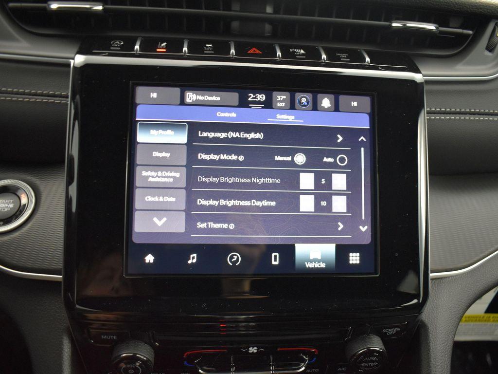 new 2025 Jeep Grand Cherokee car, priced at $37,483