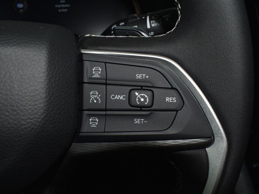 new 2025 Jeep Grand Cherokee car, priced at $37,483