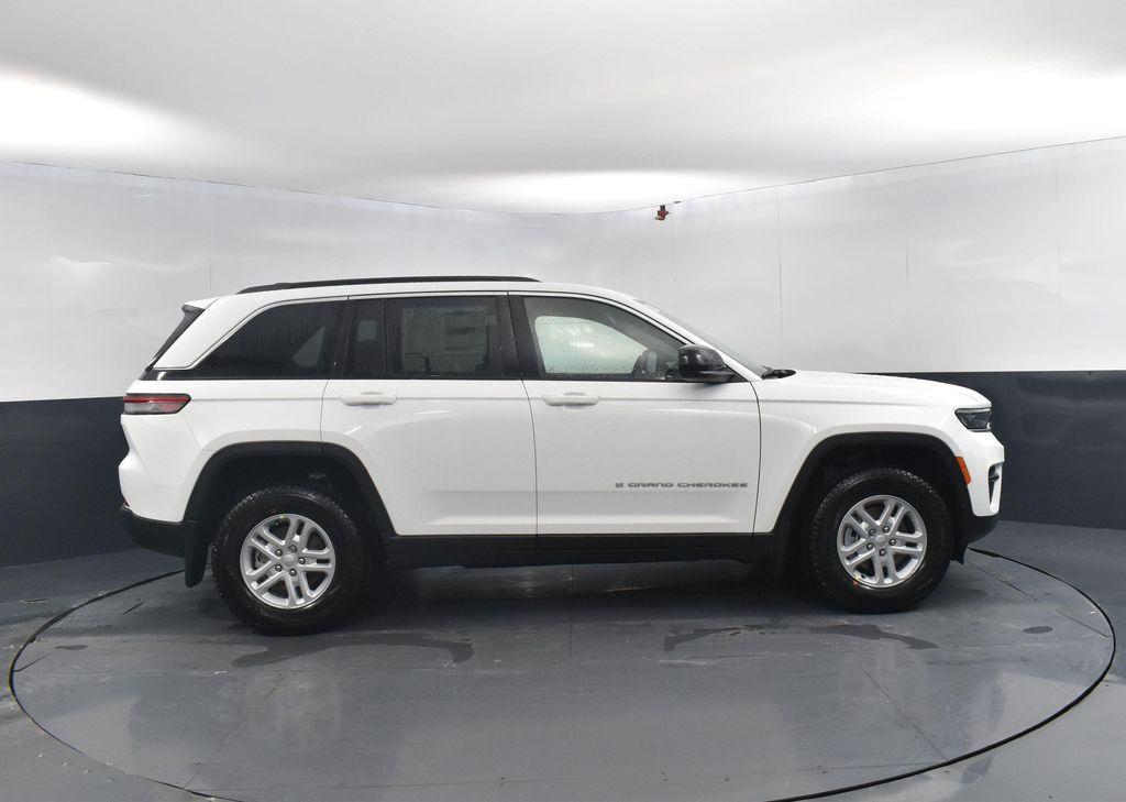 new 2025 Jeep Grand Cherokee car, priced at $37,483