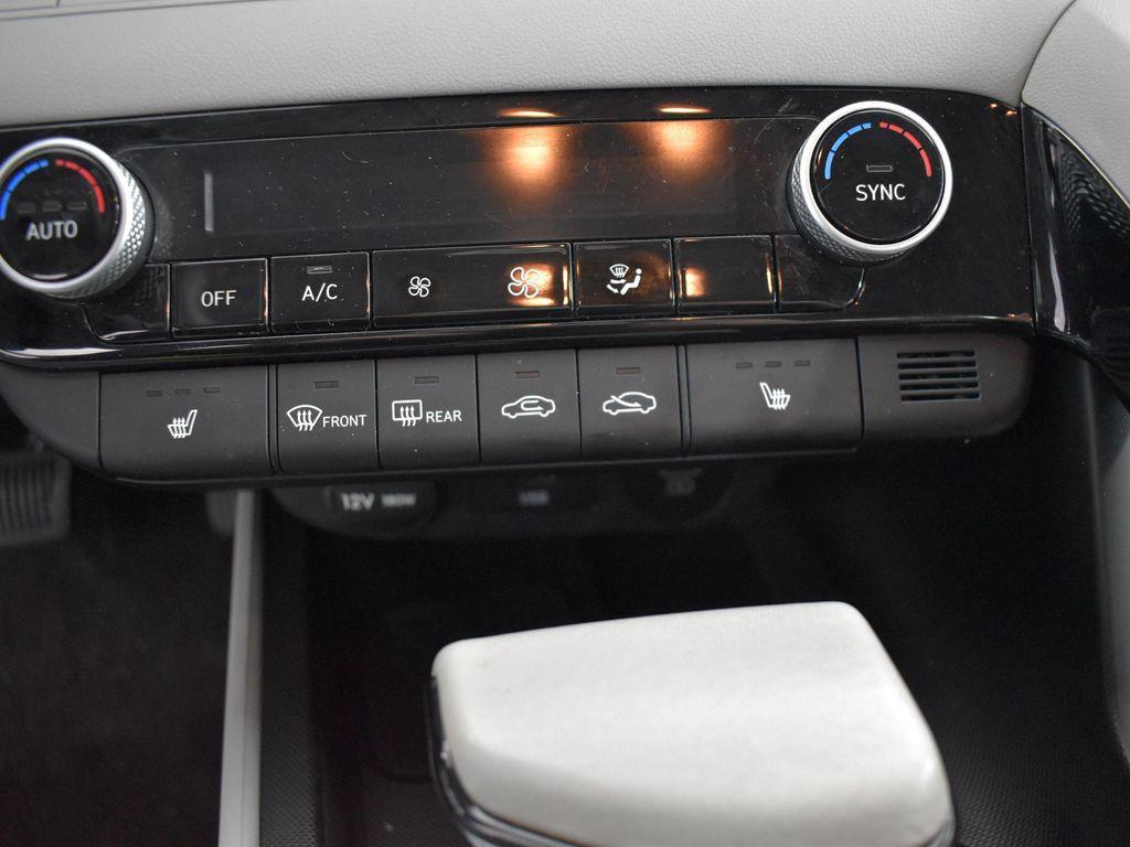 used 2024 Hyundai Elantra car, priced at $20,211