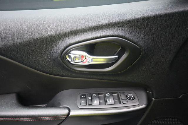 used 2022 Jeep Cherokee car, priced at $25,810