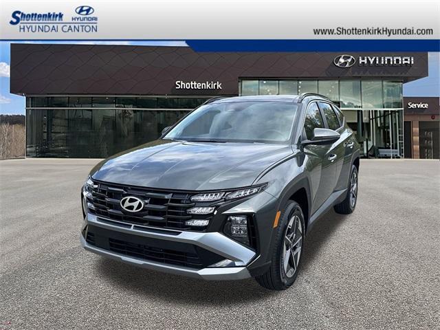 new 2025 Hyundai TUCSON Hybrid car, priced at $34,023