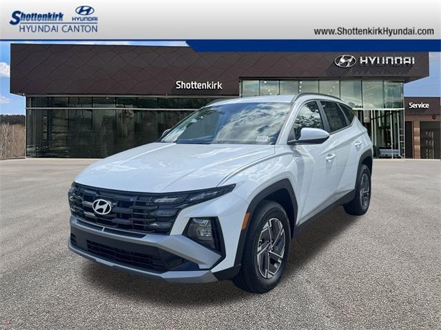 new 2025 Hyundai TUCSON Hybrid car, priced at $31,579