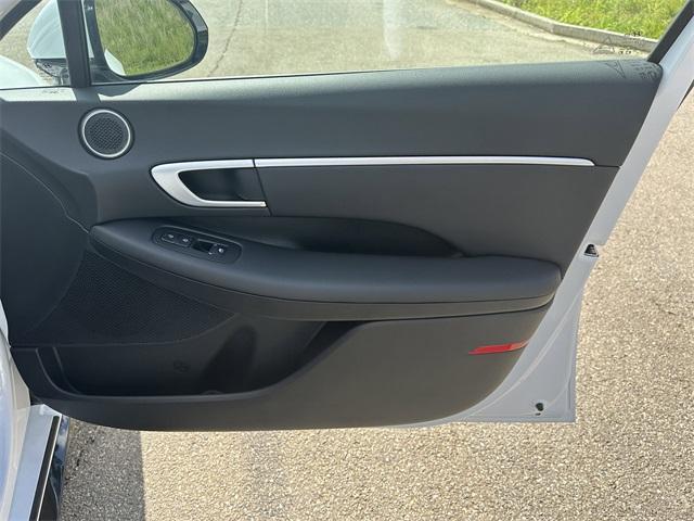 new 2025 Hyundai Sonata Hybrid car, priced at $29,377