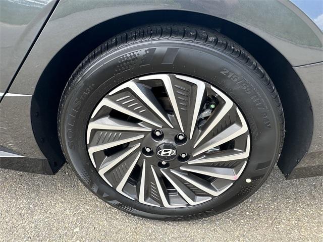 new 2025 Hyundai Sonata Hybrid car, priced at $35,256