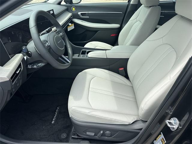 new 2025 Hyundai Sonata Hybrid car, priced at $35,256