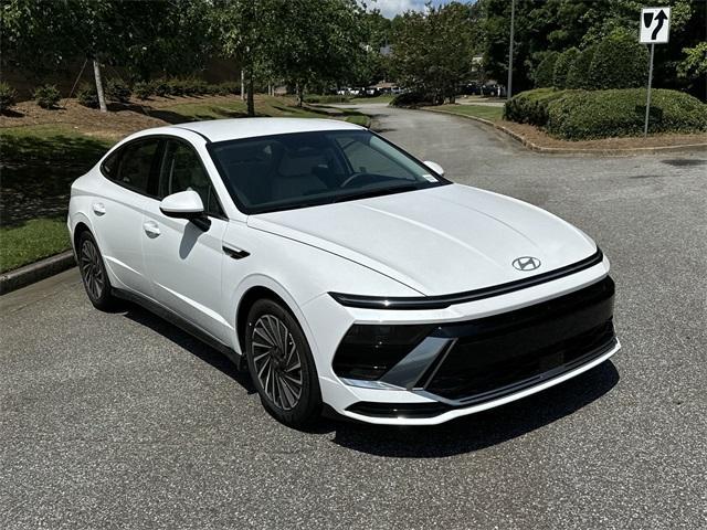 new 2025 Hyundai Sonata Hybrid car, priced at $29,355