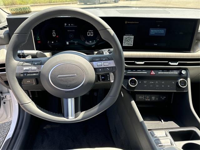 new 2025 Hyundai Sonata Hybrid car, priced at $29,355