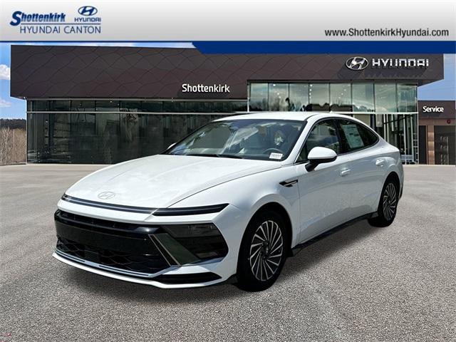 new 2025 Hyundai Sonata Hybrid car, priced at $29,355