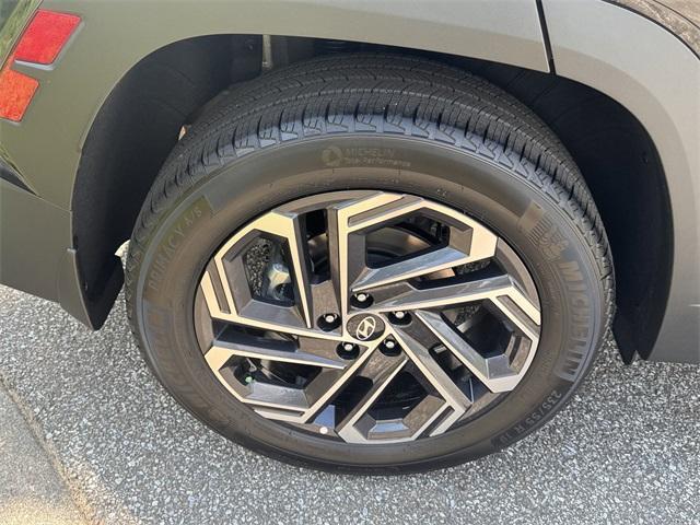 new 2025 Hyundai TUCSON Hybrid car, priced at $39,341