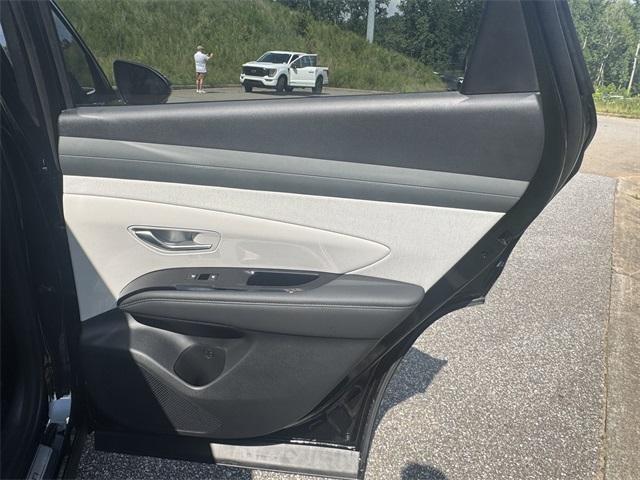 new 2025 Hyundai TUCSON Hybrid car, priced at $39,341