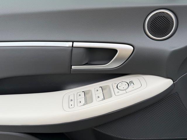 new 2025 Hyundai Sonata Hybrid car, priced at $28,922