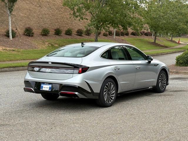 new 2025 Hyundai Sonata Hybrid car, priced at $28,922