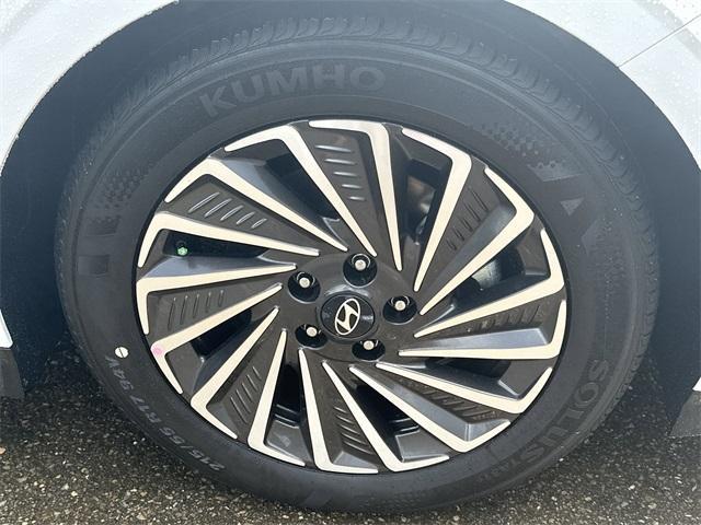 new 2025 Hyundai Sonata Hybrid car, priced at $35,739
