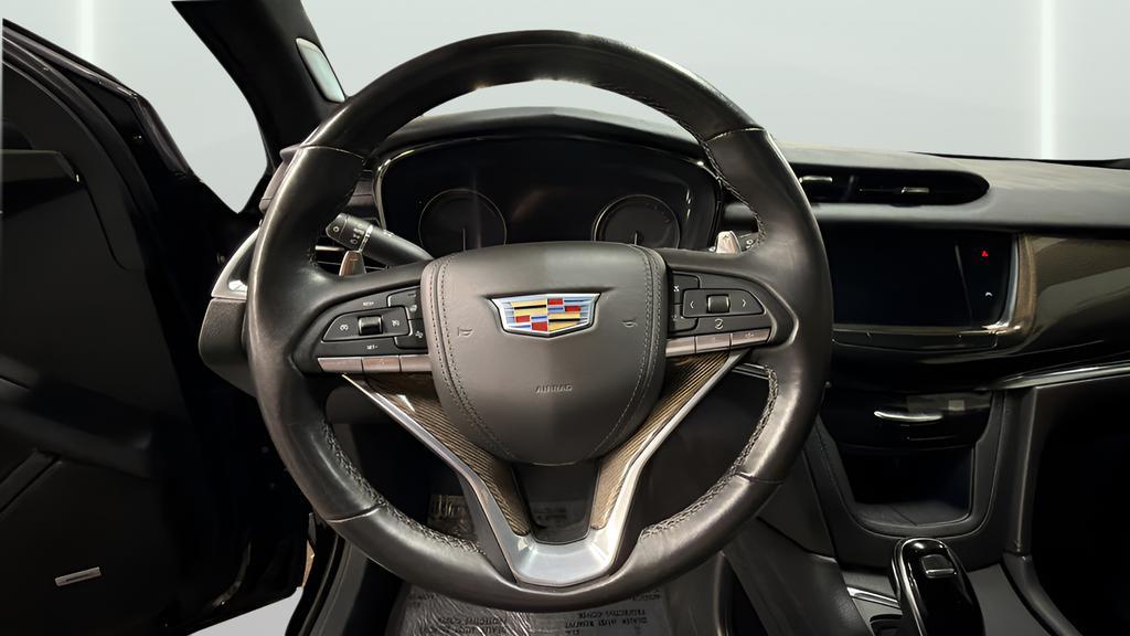 used 2022 Cadillac XT6 car, priced at $33,926