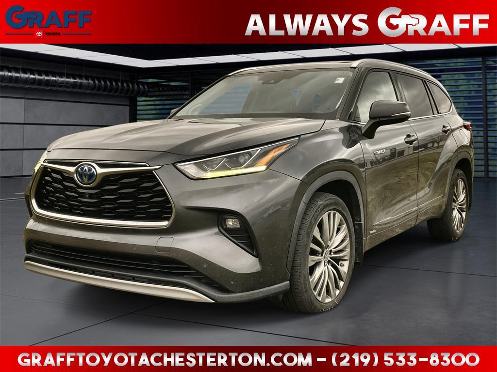 used 2020 Toyota Highlander Hybrid car, priced at $30,995