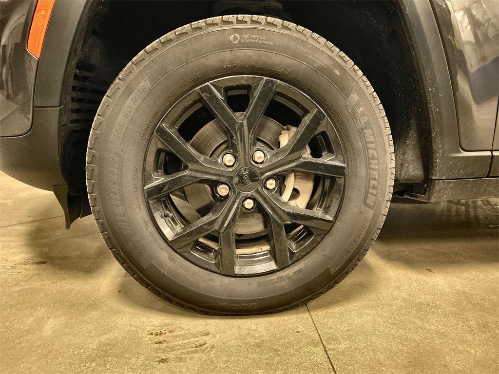 used 2024 Jeep Grand Cherokee car, priced at $32,524