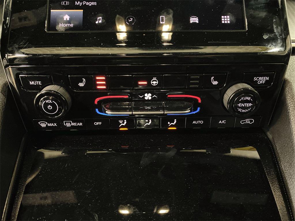 used 2024 Jeep Grand Cherokee car, priced at $32,524