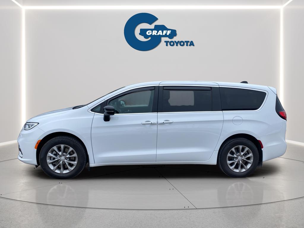 used 2026 Chrysler Pacifica car, priced at $38,719