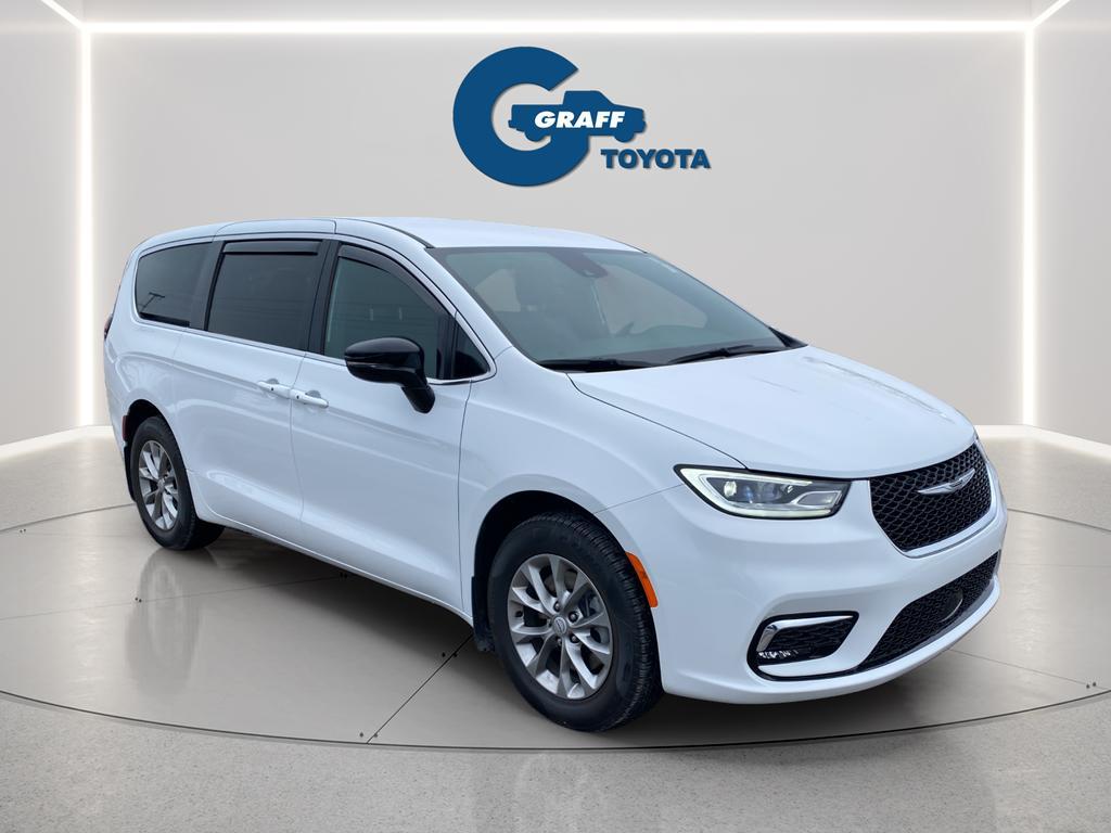 used 2026 Chrysler Pacifica car, priced at $38,719