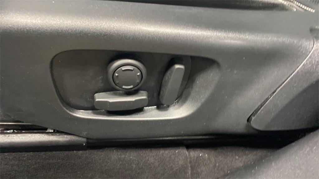 used 2021 Land Rover Range Rover Velar car, priced at $27,799