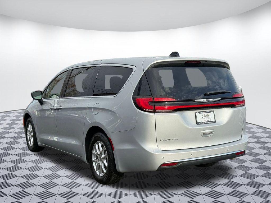 used 2024 Chrysler Pacifica car, priced at $23,749