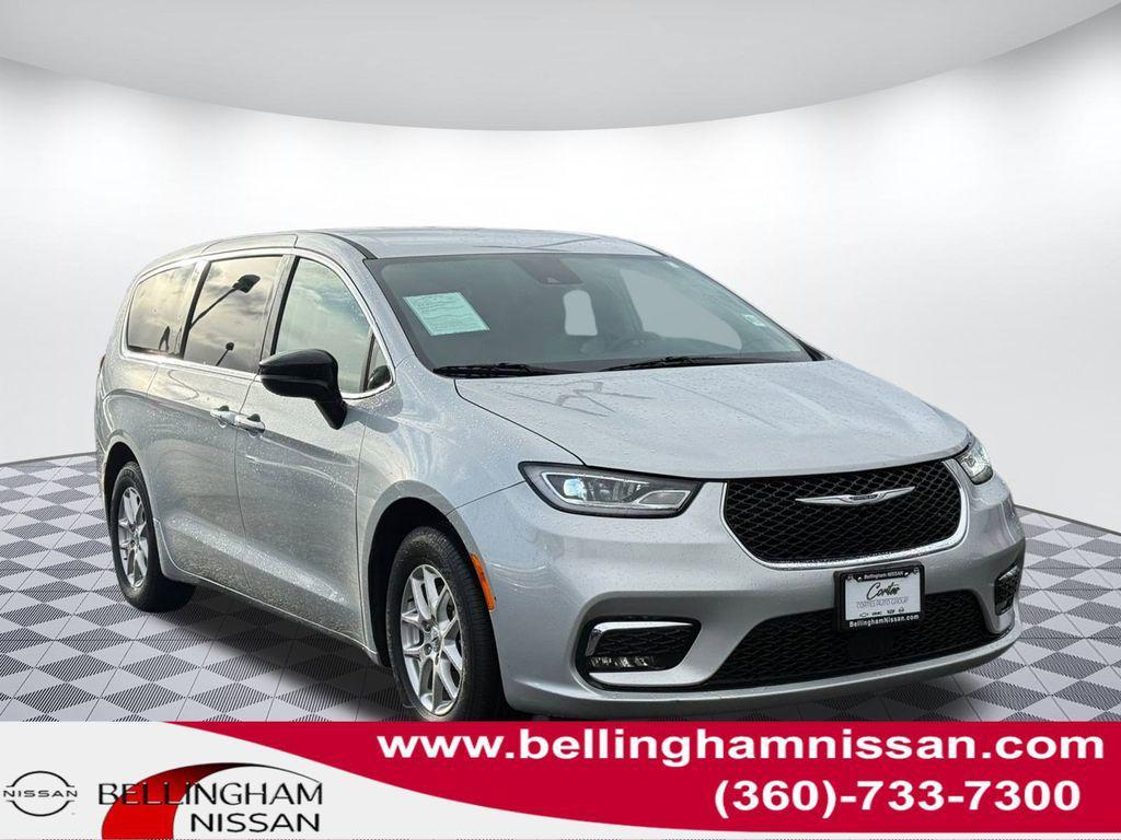 used 2024 Chrysler Pacifica car, priced at $25,999
