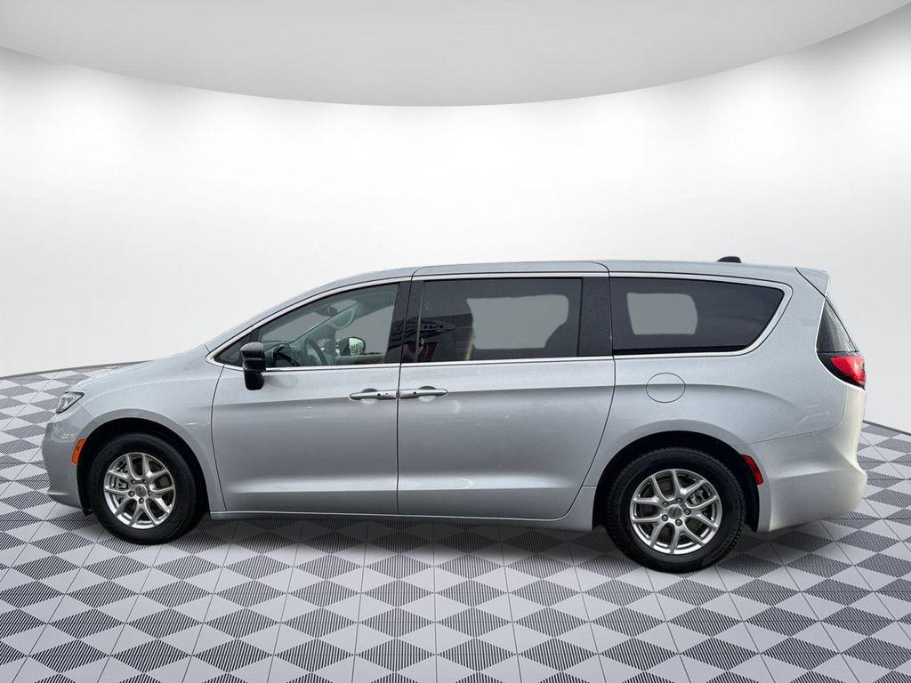 used 2024 Chrysler Pacifica car, priced at $23,749