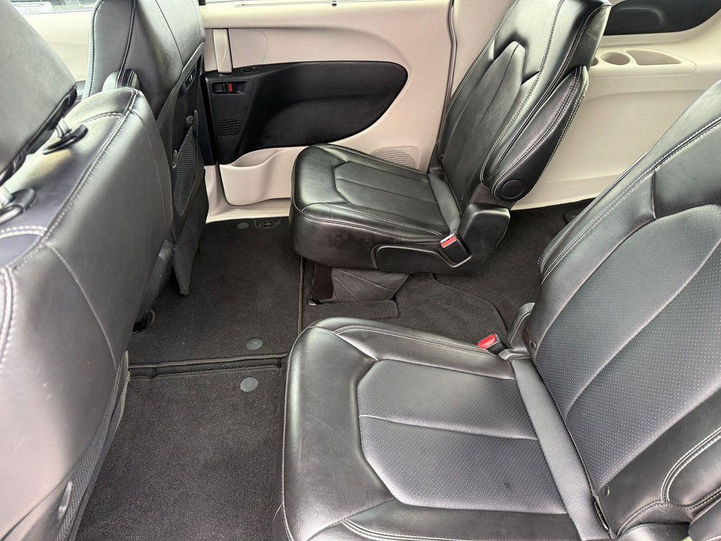 used 2024 Chrysler Pacifica car, priced at $23,749