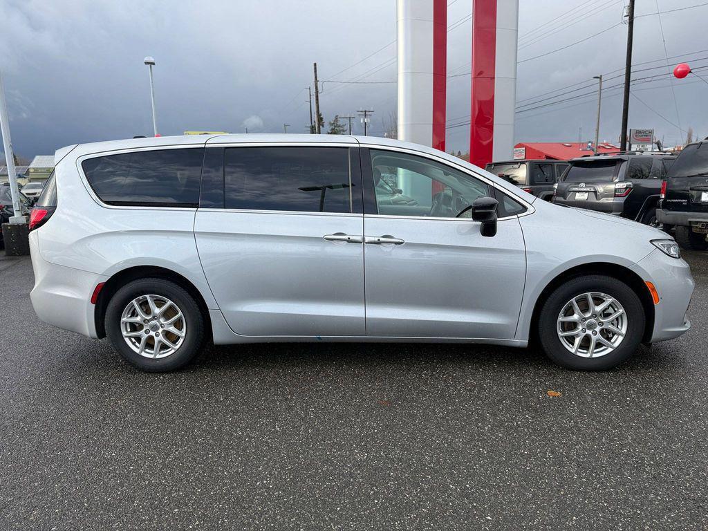 used 2024 Chrysler Pacifica car, priced at $23,749